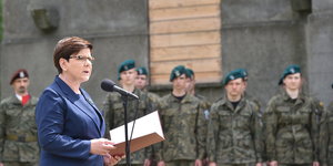 Die Ministerpräsidentin Polens, Beata Szydlo, spricht im ehemaligen Vernichtungslager Auschwitz