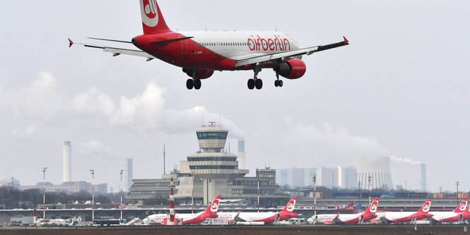 Flugzeug in Anflug auf Tegel