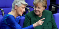 Marieluise Beck und Angela Merkel