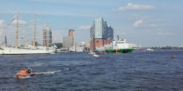 Boote auf der Elbe Boote auf der Elbe
