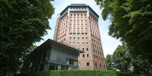 Das Bild zeigt das Mövenpick-Hotel in Hamburg