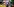 Journalisten filmen/fotografieren das Aufeinandertreffen von Merkel, Trump und Macron mit dem Smartphone vom Pressezentrum aus