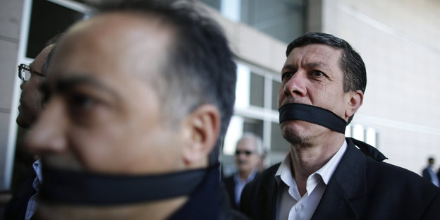 Solidaritätsaktion türkischer Journalisten für Can Dündar im April 2016 in Istanbul