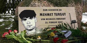 Gedenkplatte für Mehmet Turgut