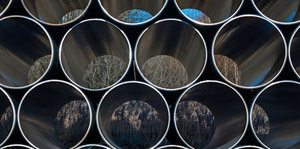 Gestapelte Rohre für eine Erdgas-Pipeline