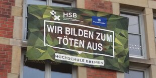 Plakat: Wir bilden zum Töten aus