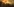 zwei Feuerwehrleute bei einem Waldbrandeinsatz