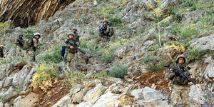 Türkische Soldaten suchen im Südosten der Türkei nach PKK-Kämpfern