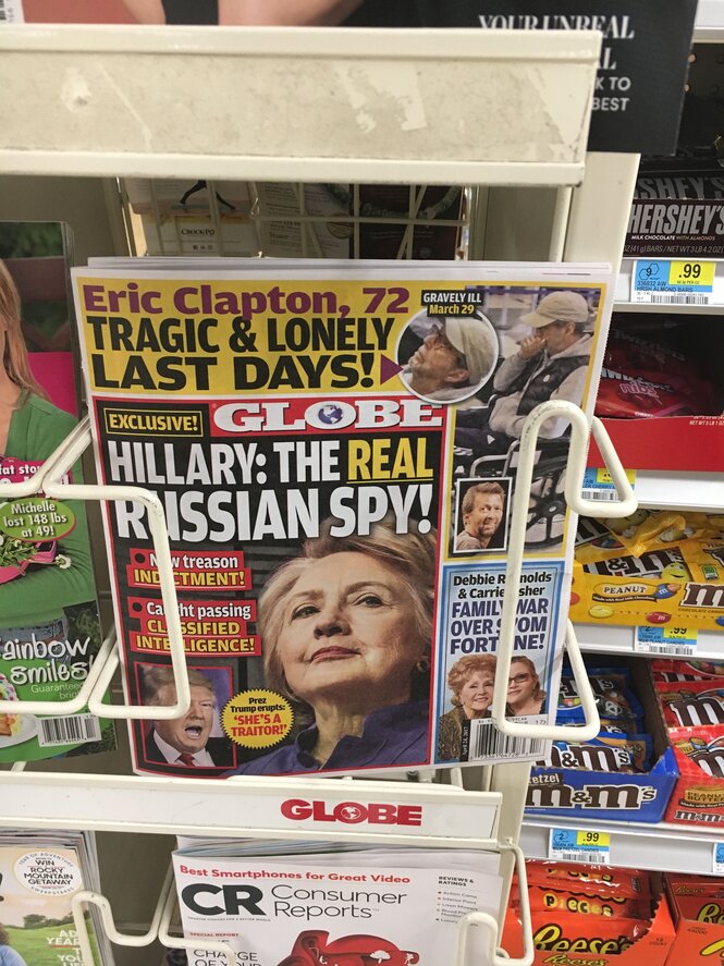 Auf einem Zeitschriftencover sieht man Hillary Clinton