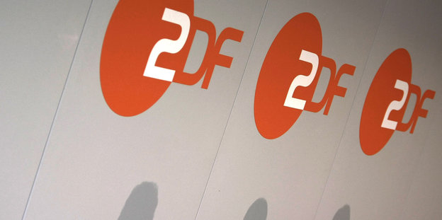 Schatten vor ZDF-Symbol.