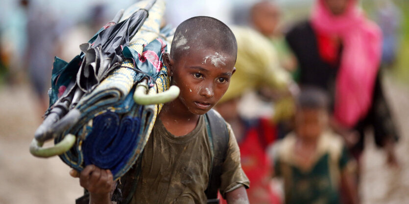 Ein Rohingya, der gerade die Grenze nach Bangladesh überquert hat