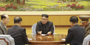 Kim Jong Un bei einer Sitzung der Partei der Arbeit Koreas (WPK)