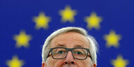 Jean-Claude Juncker vor einer EU-Flagge