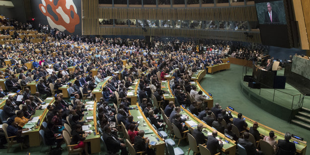 Ein Redner und viele Zuhörer bei der UN-Vollversammlung