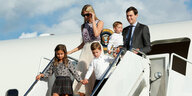 Ivanka Trump mit Familie steigt aus dem Flugzeug.