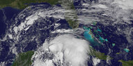 Satellitenbild eines tropischen Sturms