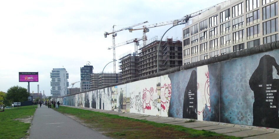 Beruhmter Ddr Rest Wem Gehort Die Mauer Taz De