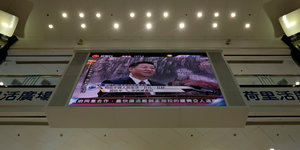 Xi Jinping auf einem Bildschirm
