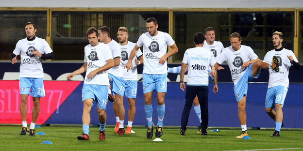 Spieler von Lazio Rom in Anne-Frank-T-Shirts