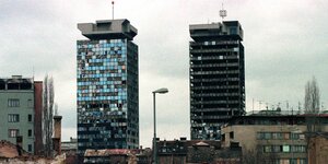 Zerstörte Hochhäuser in Sarajevo