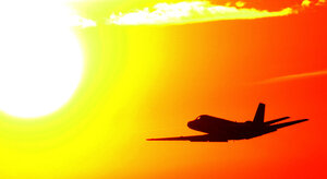 Ein Learjet im Sonnenuntergang