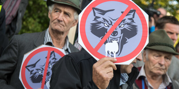 Landwirte protestieren gegen die Wiederkehr der Wölfe