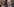 Italiens Ex-Regierungschef Silvio Berlusconi winkt mit der rechten Hand
