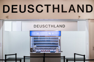 Eine Art Passkontrolle für Deutsche und Ausländer Eine Art Passkontrolle für Deutsche und Ausländer