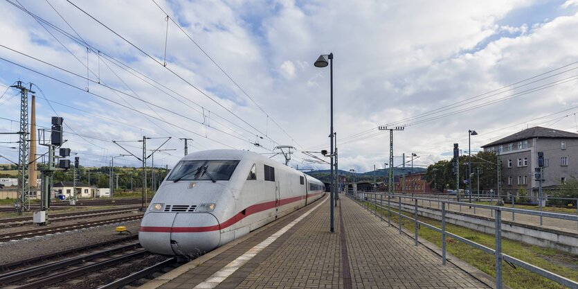 ICE im Bahnhof München