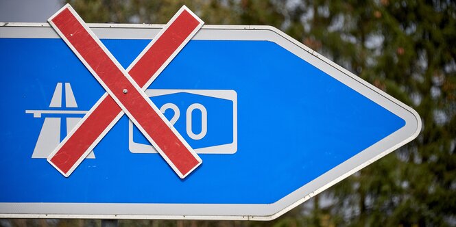 Ein rotes Kreuz über dem Schild der A20