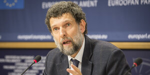 Porträt Osman Kavala