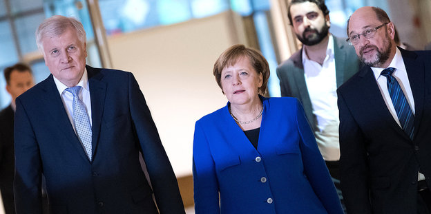 Horst Seehofer, Angela Merkel und Martin Schulz sprechen zur Presse