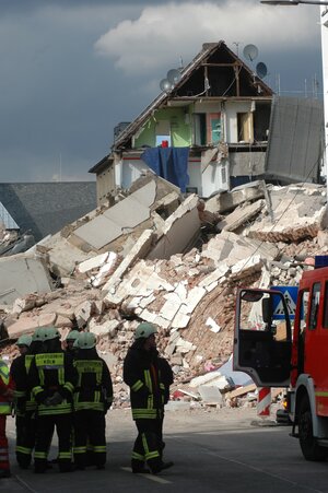 Ein eingestürztes Haus Ein eingestürztes Haus