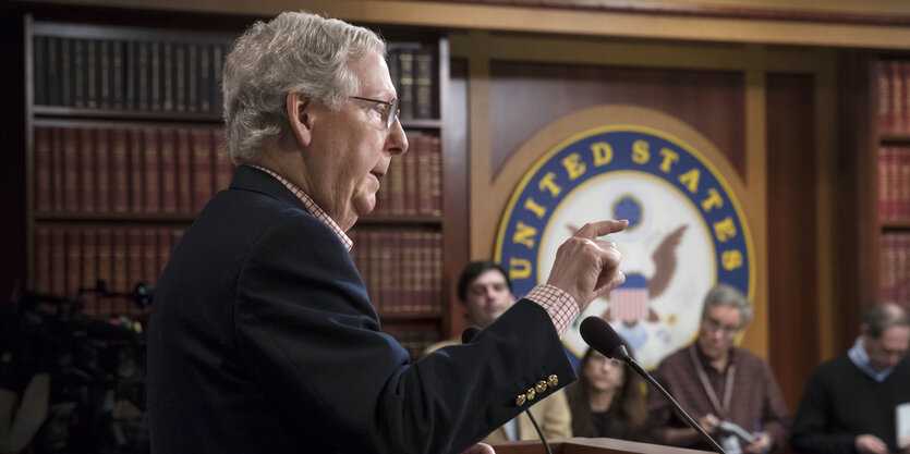 Der Republikaner Mitch McConnell auf einer Pressekonferenz