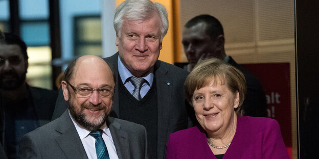 Gruppenbild mit Merkel, Seehofer und Schulz