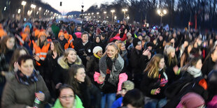 Demo gegen Gewalt an Mädchen