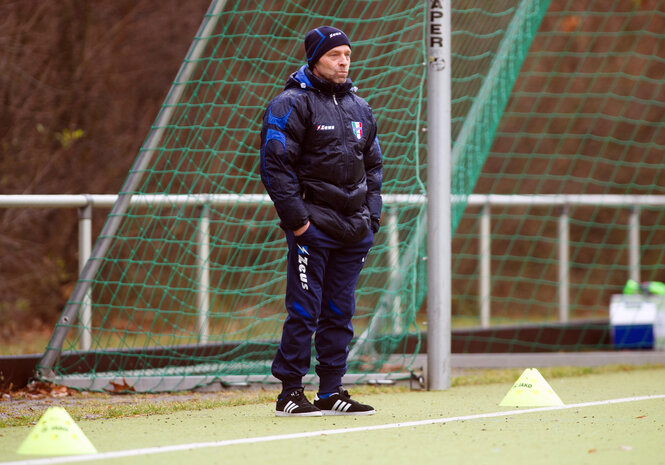 Häßler auf den Trainingsgelände