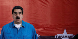 Porträt Nicolás Maduro, wie er singt
