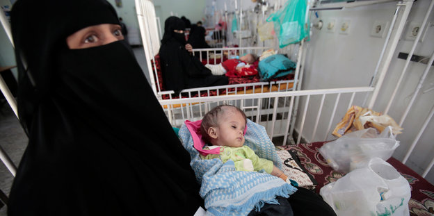 Kinder in einem Krankenhaus in Jemen