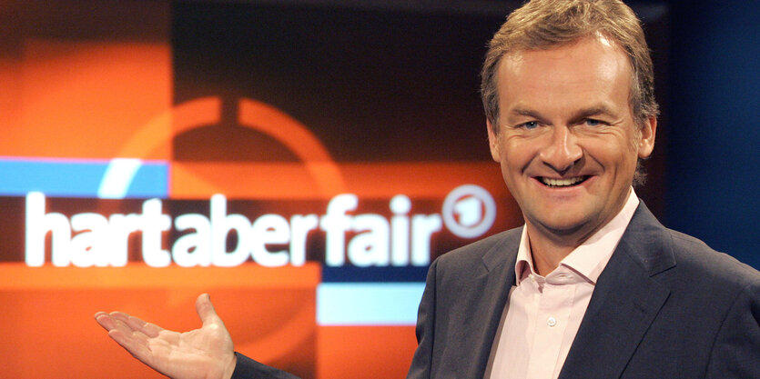 Moderator Frank Plasberg im Studio der ARD-Sendung Hart aber Fair