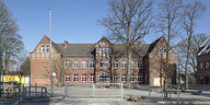 Vorderansicht Schulgebäude Fresenbergstraße