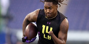 Football-Spieler Shaquem Griffin rennt mit Football in der Hand