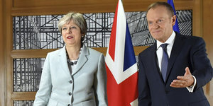 EU-Ratspräsident Donald Tusk mit der britischen Premierministerin Theresa May