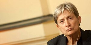 Die Philosophin Judith Butler am Rednerpult