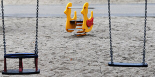 Ein kinderleerer Spielplatz