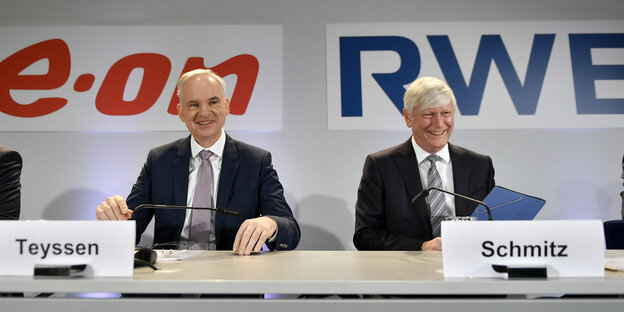 RWE-Chef Martin Schmitz und Eon-Chef Johannes Teyssen bei gemeinsamer Pressekonferenz