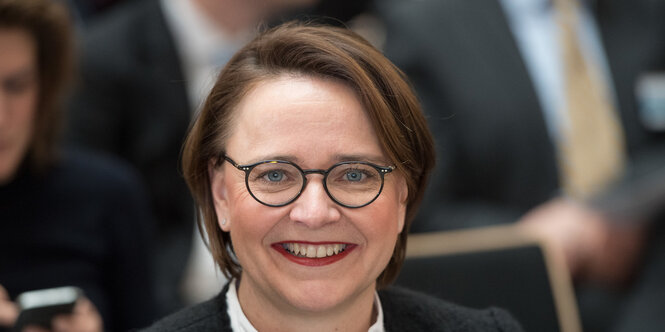 Eine Frau, Annette Widmann-Mauz