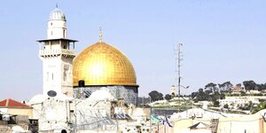 Sicht auf den Tempelberg mit der goldenen Kuppel des Felsendoms, der Klagemauer und der Al-Aksa-Moschee in Jerusalem