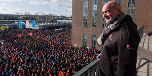 Betriebsratschef Bernd Osterloh bei einem VW-Warnstreik im Februar