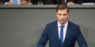 AfD-Politiker Jan Nolte spricht im Bundestag